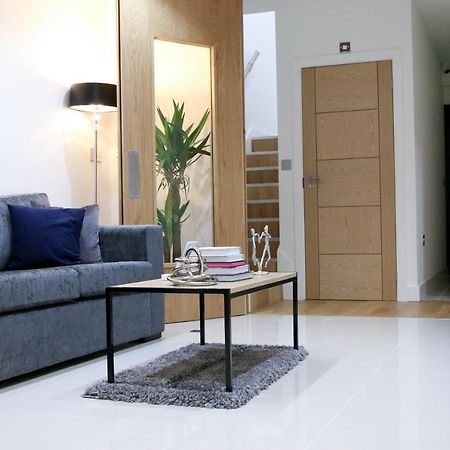 Lovely Studio Apartment With Access For Wheel-Chairs In Sydenham ロンドン エクステリア 写真