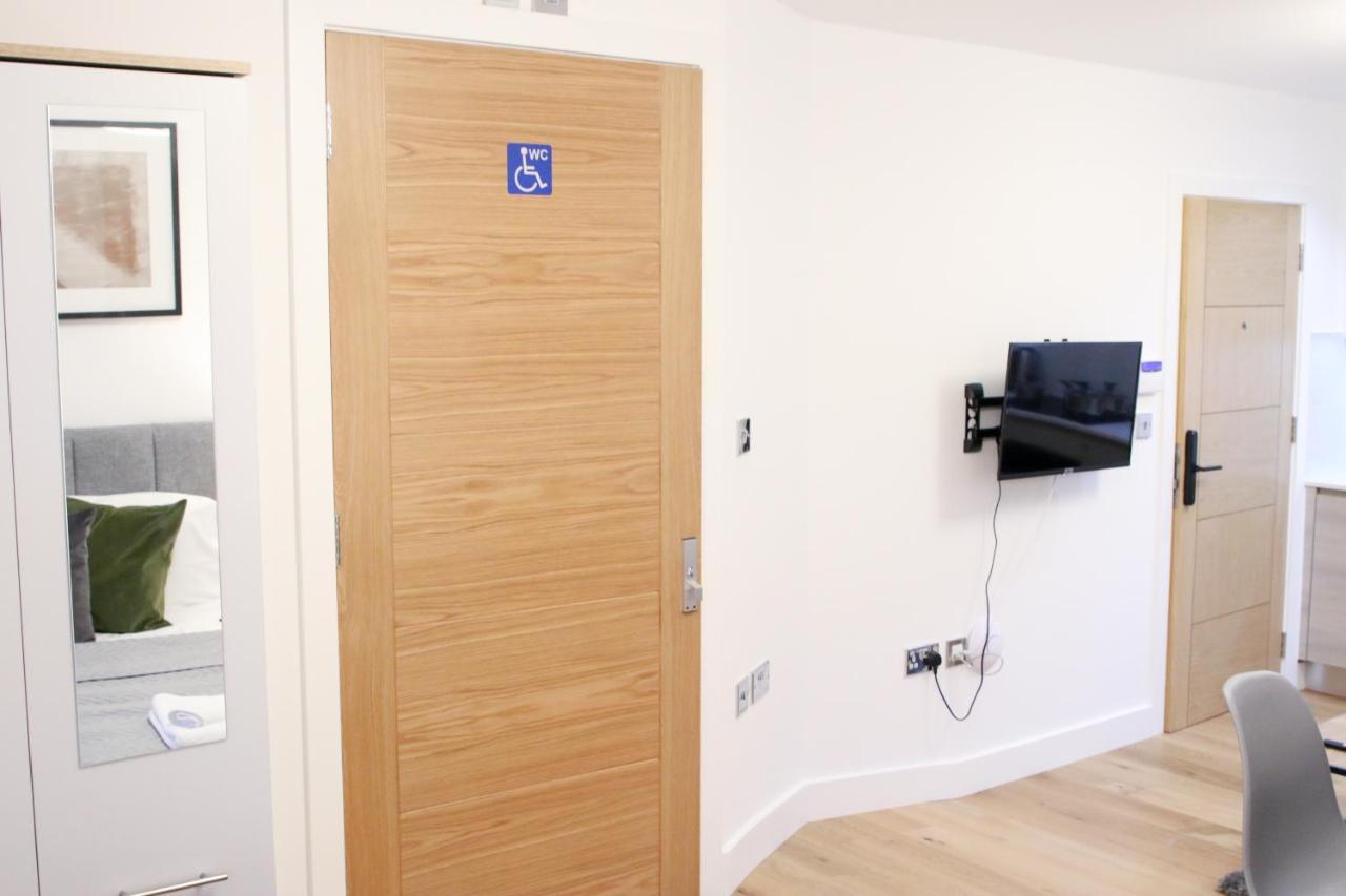 Lovely Studio Apartment With Access For Wheel-Chairs In Sydenham ロンドン エクステリア 写真