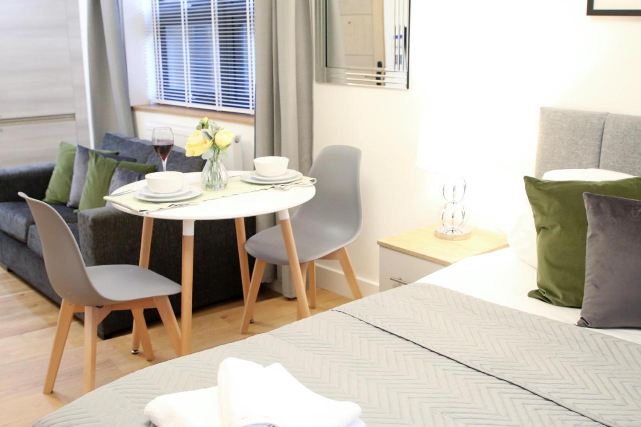 Lovely Studio Apartment With Access For Wheel-Chairs In Sydenham ロンドン エクステリア 写真
