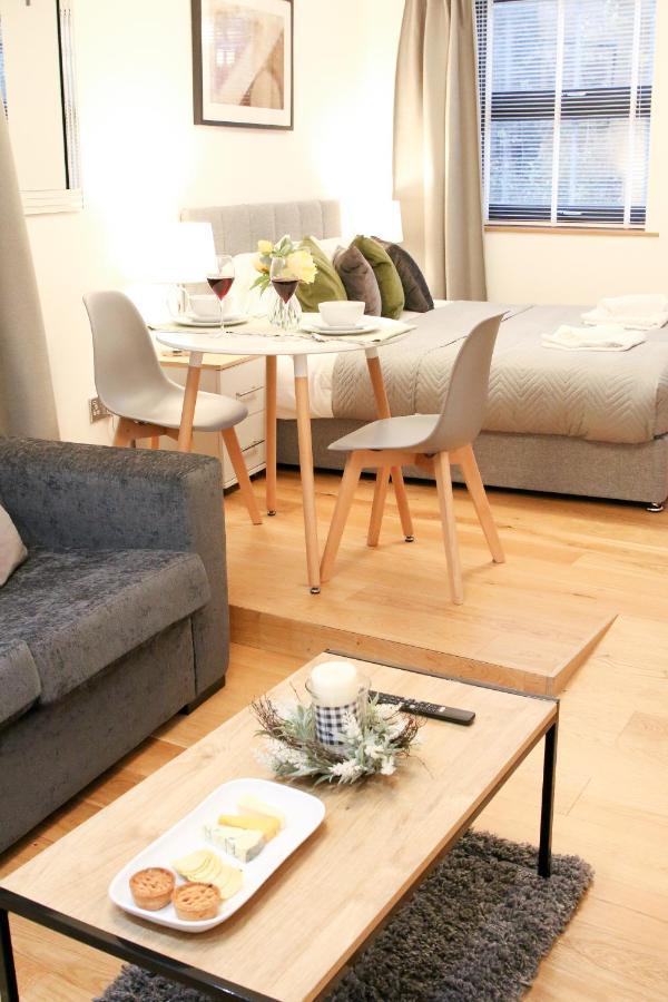 Lovely Studio Apartment With Access For Wheel-Chairs In Sydenham ロンドン エクステリア 写真