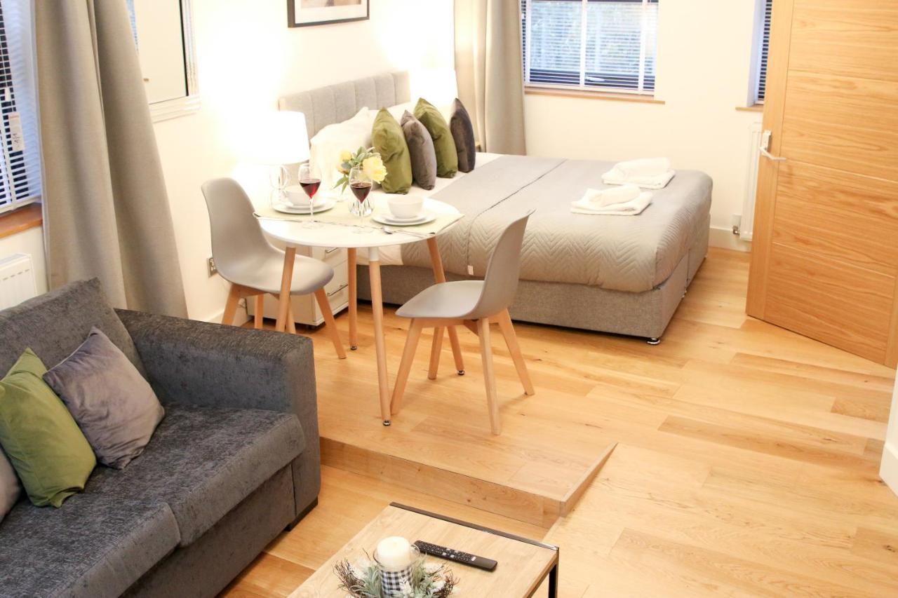 Lovely Studio Apartment With Access For Wheel-Chairs In Sydenham ロンドン エクステリア 写真