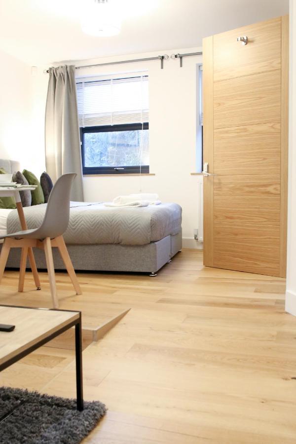 Lovely Studio Apartment With Access For Wheel-Chairs In Sydenham ロンドン エクステリア 写真