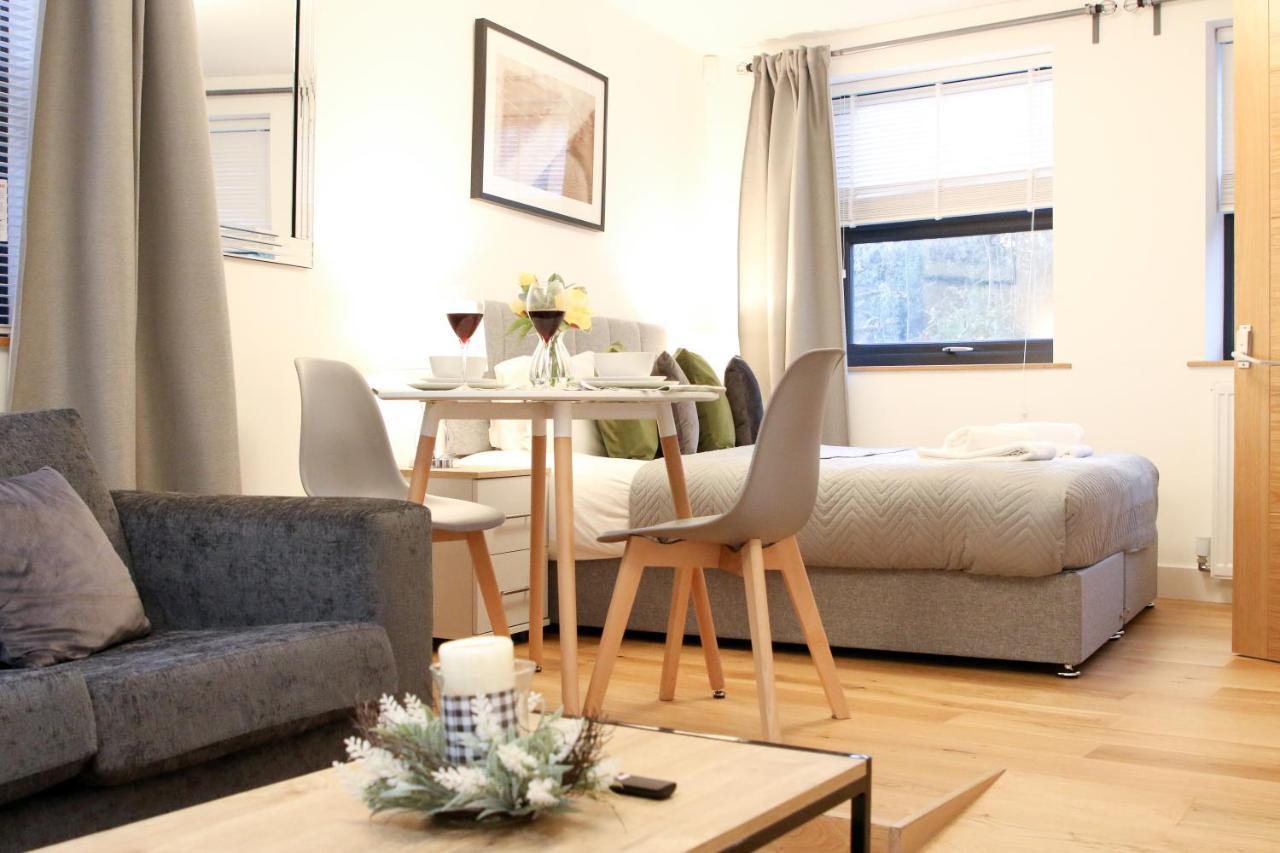 Lovely Studio Apartment With Access For Wheel-Chairs In Sydenham ロンドン エクステリア 写真