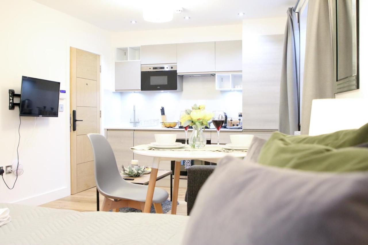 Lovely Studio Apartment With Access For Wheel-Chairs In Sydenham ロンドン エクステリア 写真